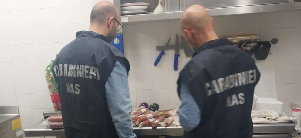 Controlli dei Nas, chiuse due macellerie: le multe sfiorano i 20mila euro